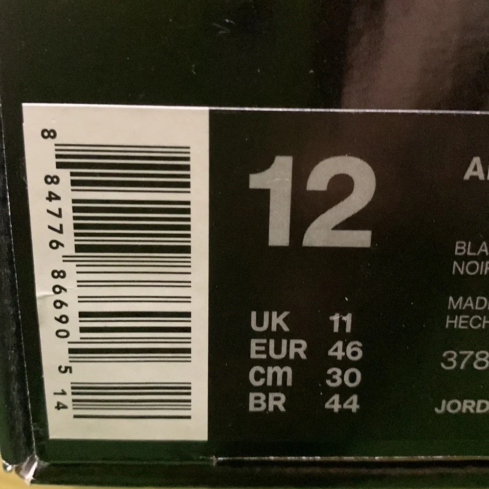 AIR JORDAN 11 RETRO Cap & Gown 🔥 - Picture 5 of 10